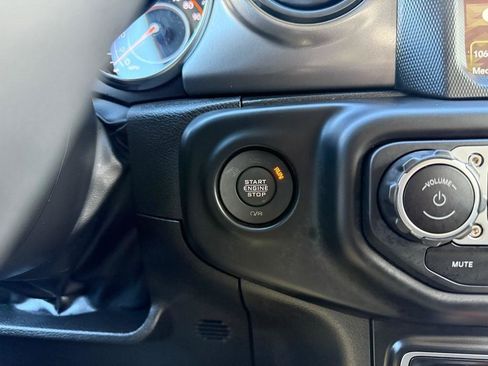 Used 2023 Jeep Gladiator Sport image 35