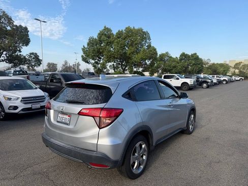 Used 2016 Honda HR-V LX image 4