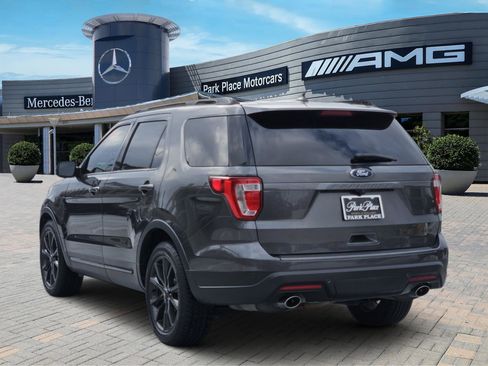 Used 2019 Ford Explorer XLT w/ Equipment Group 202A image 4