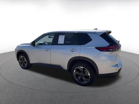 Used 2025 Nissan Rogue SV FWD image 10