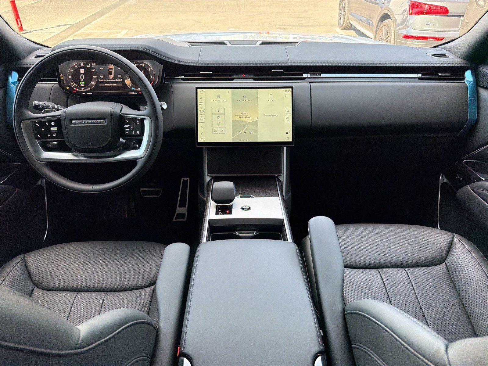 New 2026 Land Rover Range Rover Long Wheelbase SE AWD/4WD image 16