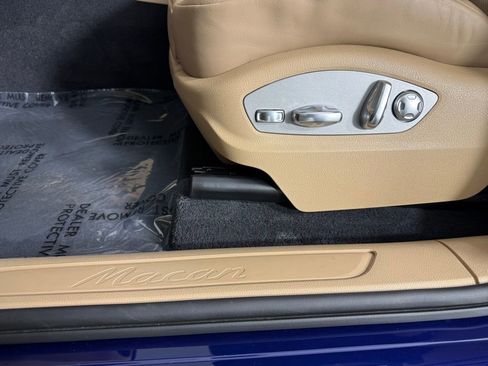 Certified 2025 Porsche Macan image 23