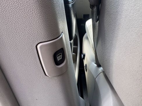 Used 2011 Dodge Grand Caravan Crew FWD image 10