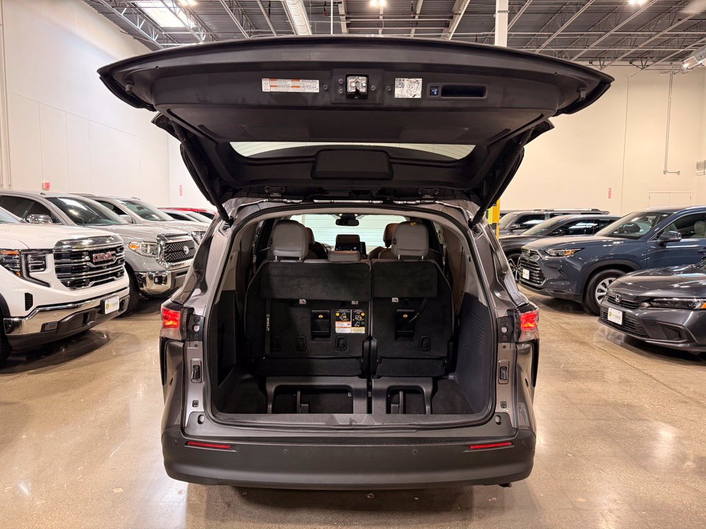 Used 2022 Toyota Sienna XLE FWD image 9