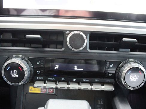 Certified 2024 Toyota Tacoma TRD Off-Road w/ TRD Off Road Premium Package AWD/4WD image 43