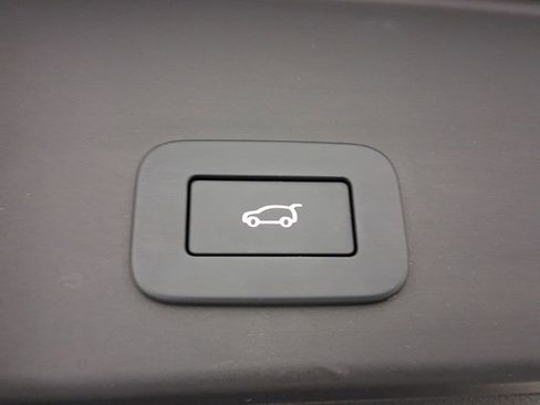 Used 2025 Land Rover Range Rover Evoque Dynamic SE image 31