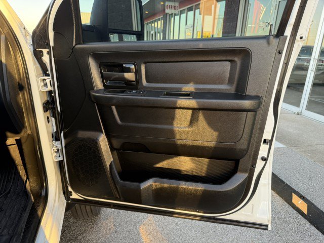 Used 2024 RAM 5500 Tradesman w/ Chrome Appearance Group AWD/4WD image 25