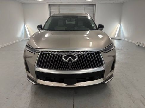 Used 2026 INFINITI QX60 Luxe w/ Family Package image 2