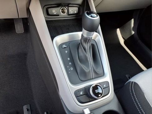 New 2026 Hyundai Venue SEL FWD image 23