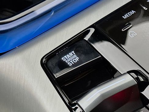 Used 2025 BMW X3 xDrive30i w/ Premium Package image 16