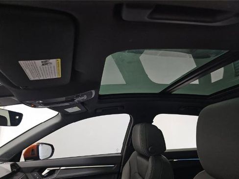 Used 2024 Audi Q3 2.0T Premium Plus image 9