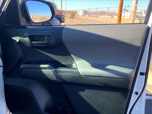 Certified 2022 Toyota Tacoma SR image 21