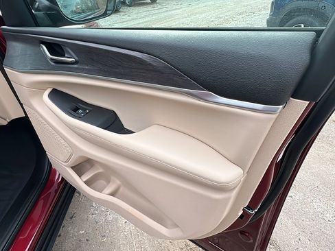 Used 2024 Jeep Grand Cherokee Limited image 19