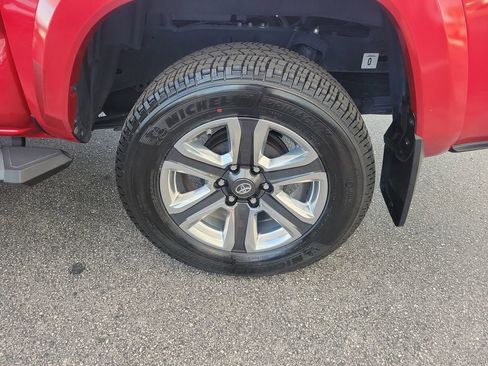 Used 2019 Toyota Tacoma SR5 image 5