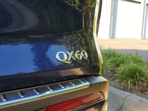 Used 2023 INFINITI QX60 Sensory w/ Cargo Package FWD image 7