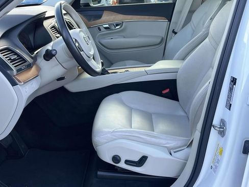 Used 2021 Volvo XC90 T6 Momentum image 13