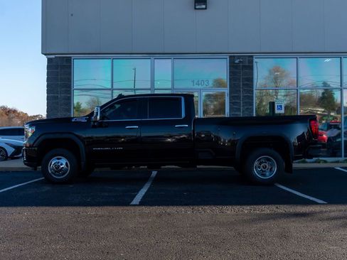 Used 2020 GMC Sierra 3500 Denali w/ Denali Ultimate Package image 9