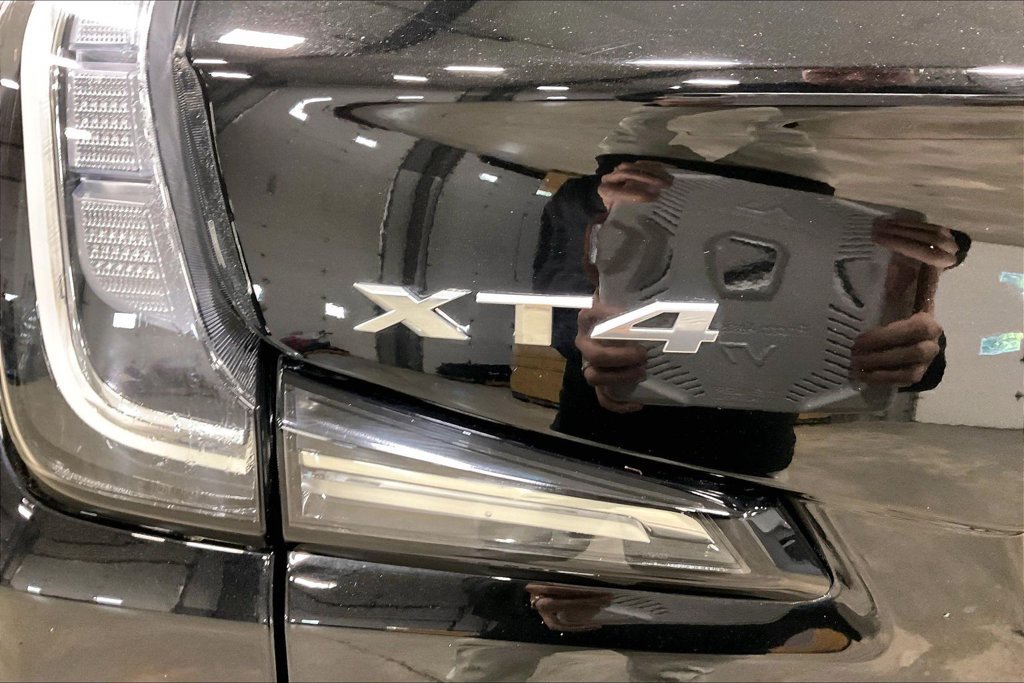 Used 2023 Cadillac XT4 Sport w/ Cold Weather Package AWD/4WD image 25