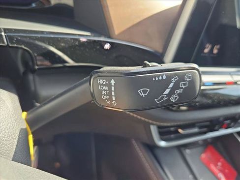 Used 2024 Volkswagen Atlas SE FWD image 15