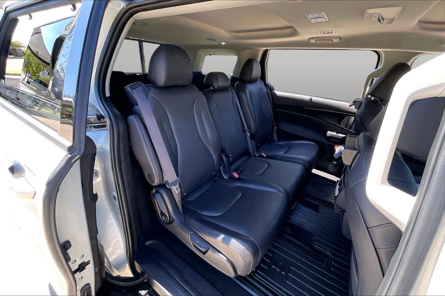 Used 2025 Kia Carnival SX Prestige FWD image 18