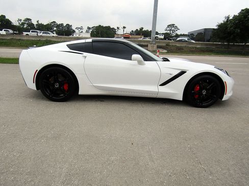 Used 2016 Chevrolet Corvette Stingray Coupe w/ 2LT Preferred Equipment Group RWD image 4