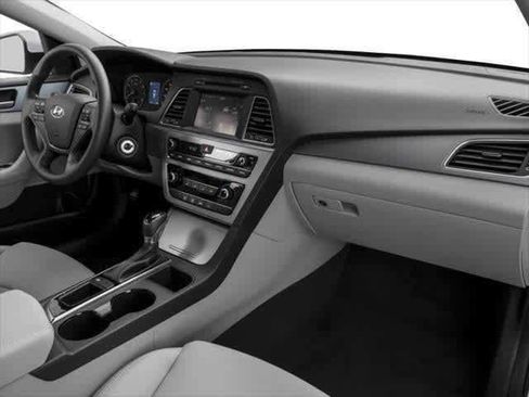 Used 2016 Hyundai Sonata SE image 11