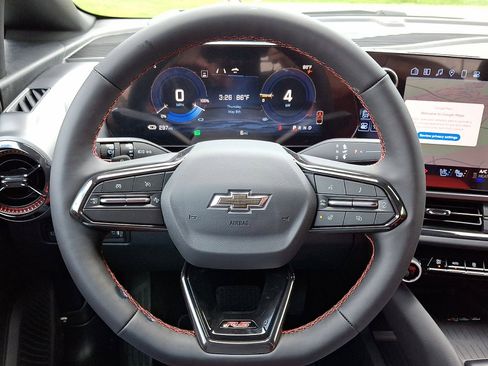 New 2025 Chevrolet Equinox EV RS w/ Convenience Package II image 17