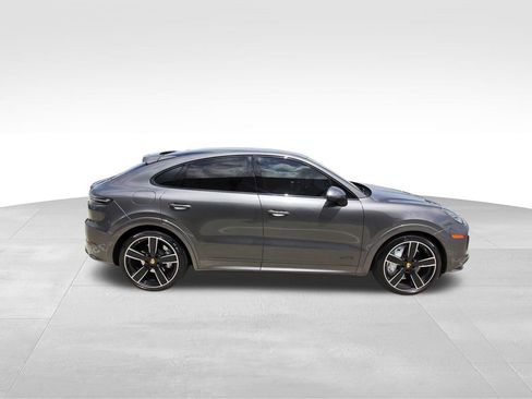Used 2021 Porsche Cayenne GTS AWD/4WD image 5