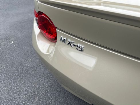 Used 2023 MAZDA MX-5 Miata Grand Touring RWD image 23