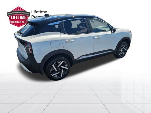 New 2026 Nissan Kicks SV image 7