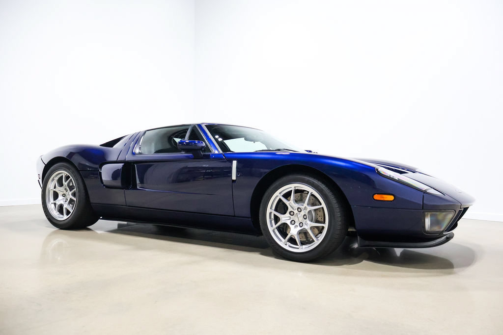Used 2005 Ford GT RWD image 52