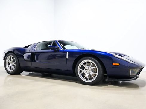 Used 2005 Ford GT RWD image 52