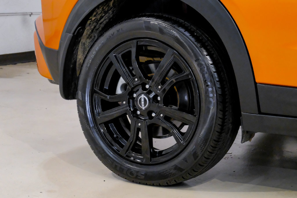 Used 2023 Nissan Kicks SR FWD image 69
