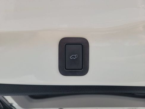 Used 2018 Toyota Highlander Limited Platinum FWD image 15