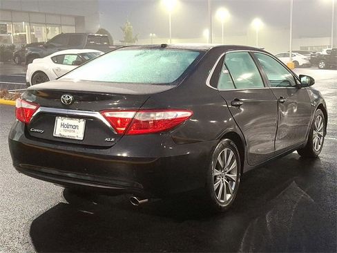 Used 2016 Toyota Camry XLE image 7