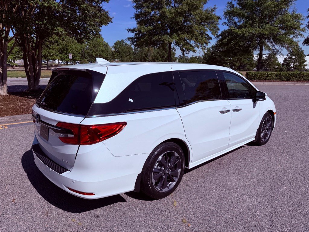 Used 2023 Honda Odyssey Elite image 13