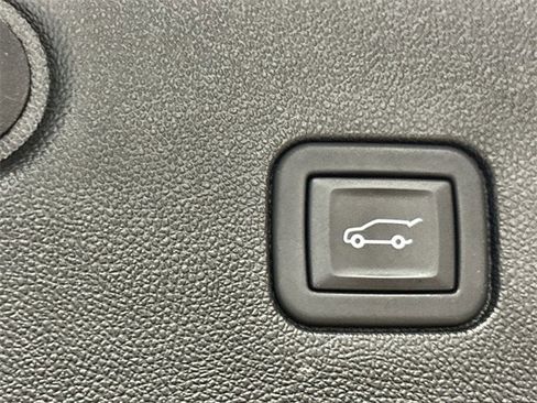 Used 2023 Chevrolet Equinox LT image 34