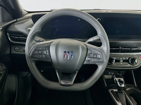 Used 2025 Buick Envista Preferred image 17