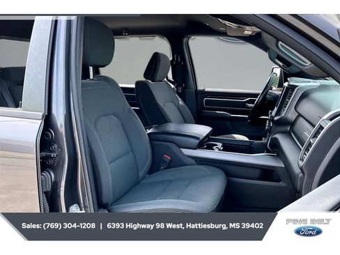 Used 2021 RAM 1500 Big Horn AWD/4WD image 6