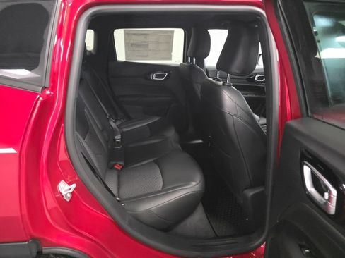 New 2026 Jeep Compass Latitude AWD/4WD image 26