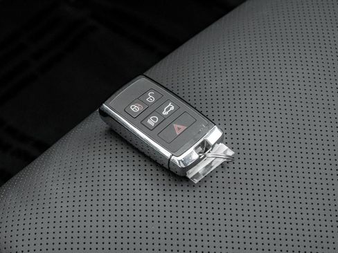 Used 2022 Jaguar F-PACE S image 61