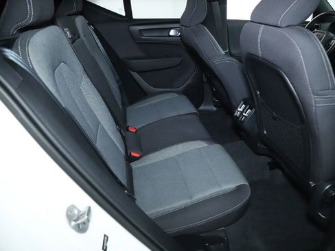 Used 2024 Volvo XC40 B5 Core image 34