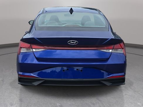 Used 2023 Hyundai Elantra SEL w/ Convenience Package FWD image 6