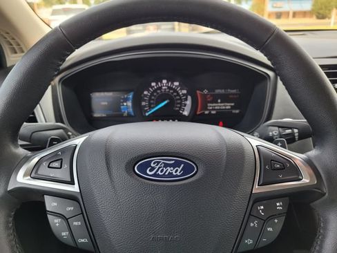 Used 2018 Ford Fusion SE w/ Equipment Group 201A FWD image 21
