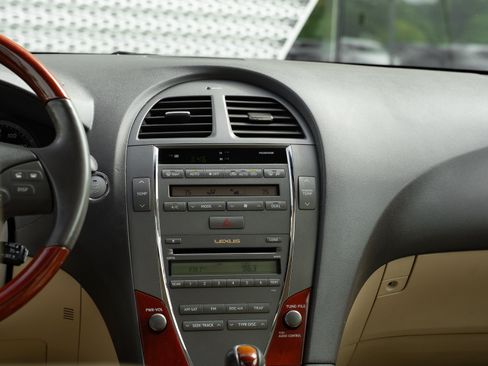 Used 2007 Lexus ES 350 w/ Premium Plus Pkg FWD image 13
