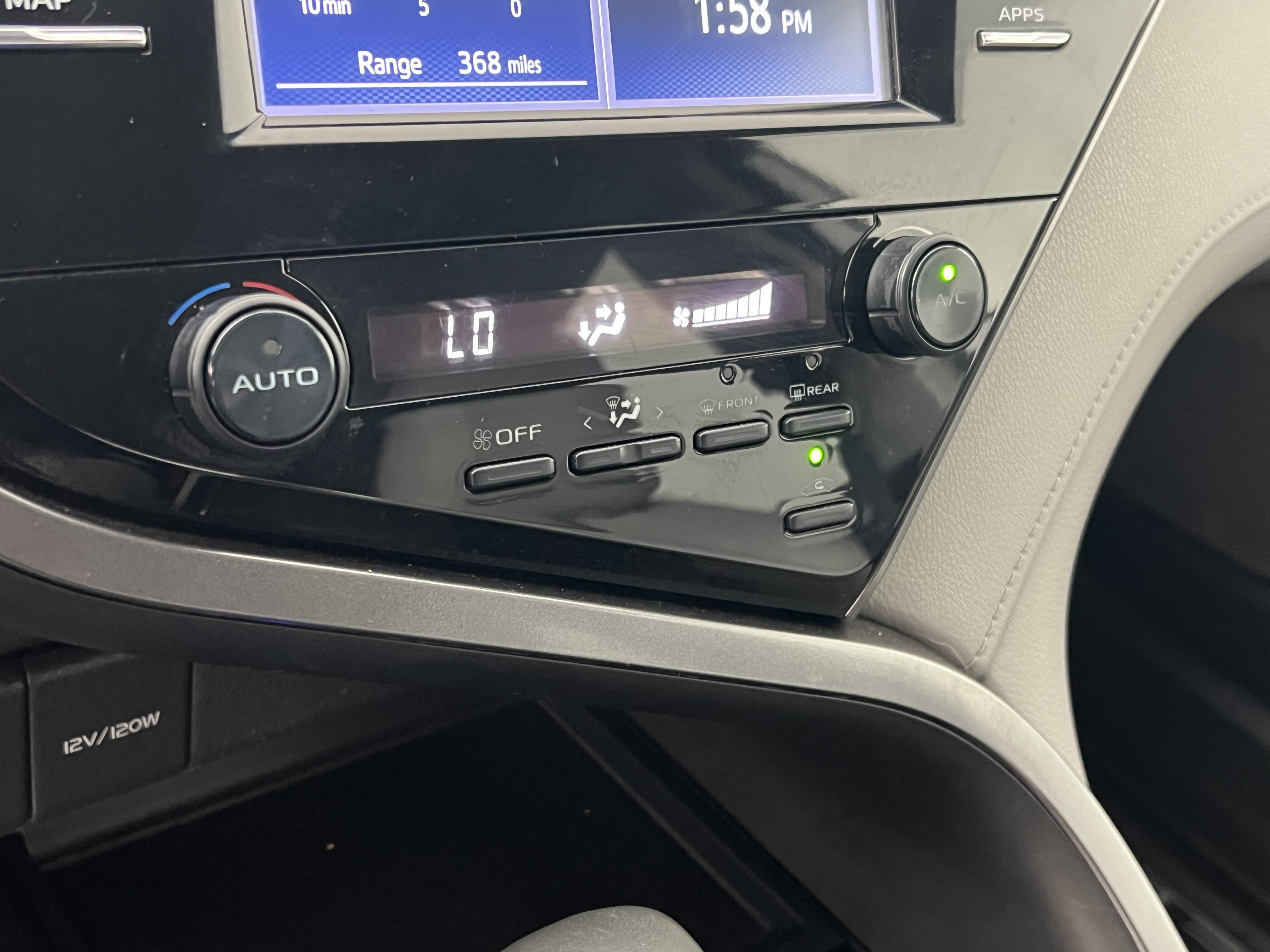 Used 2019 Toyota Camry SE FWD image 30