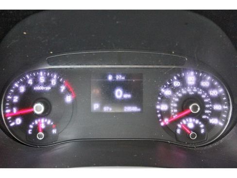 Used 2020 Kia Soul LX FWD image 16