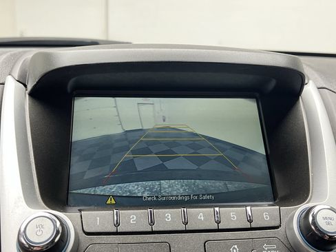 Used 2017 Chevrolet Equinox LT w/ Convenience Package FWD image 5