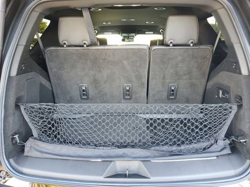 Used 2023 Cadillac Escalade Luxury image 8