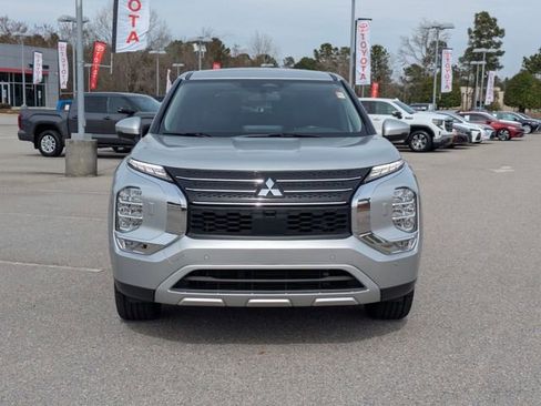 Used 2024 Mitsubishi Outlander SE Black Edition image 8